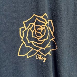 Obey rose t-shit